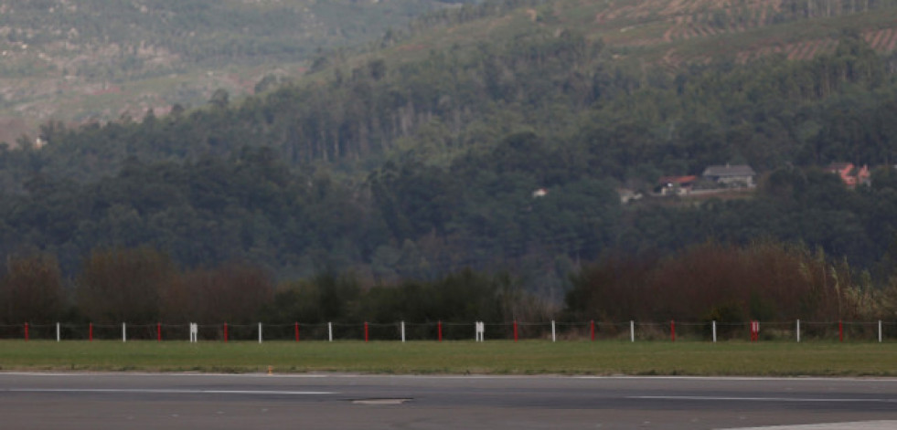 El aeropuerto de Vigo suspende la actividad por obras en la pista