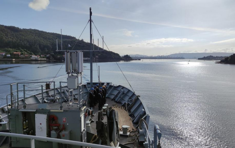 El Arnomendi dejó su base en Ferrol para afrontar nuevas inspecciones pesqueras