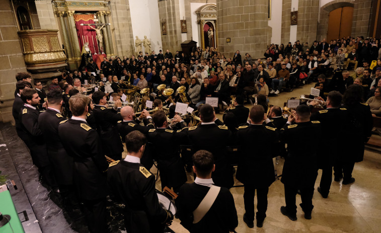 Tiempo de solidaridad aderezado con aliciente musical para los aficionados en la concatedral de Ferrol