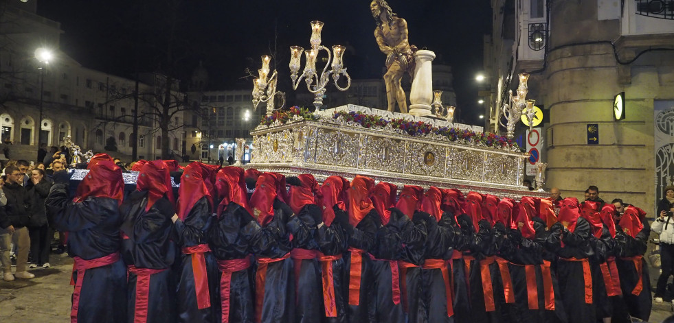 Martes Santo: Jesús Atado a la Columna Y la Santísima Virgende la Esperanza. Semana Santa Ferrol