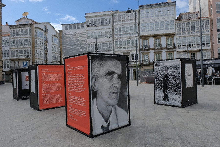 A mostra que homenaxea ao poeta Carlos Oroza xa está no Cantón
